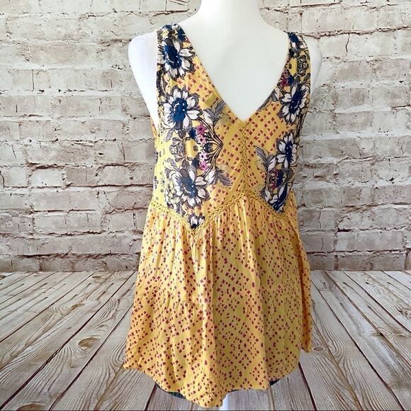 Blue Rain Francescas floral sleeveless blouse - Picture 2 of 5